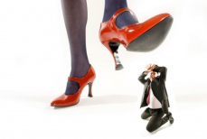 Названы знаки зодиака, которые любят доминировать не только в отношениях