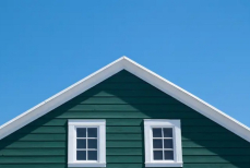 Названы лучшие инструменты для очистки винилового сайдинга. Дом будет выглядеть как новый