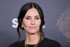 Шесть привычек звезды «Друзей», которые помогают ей выглядеть молодо в 60 лет