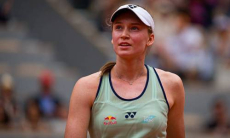 «Расфокусировали Елену». В России объяснили поражение Рыбакиной от действующей чемпионки «Ролан Гаррос»