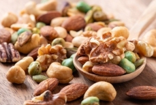 Что полезнее — кешью или грецкий орех