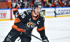 Экс-хоккеист «Барыса» и сборной Казахстана официально сменил клуб в КХЛ