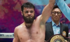 Чемпион WBA из Казахстана прибыл в Испанию на бой с мексиканцем