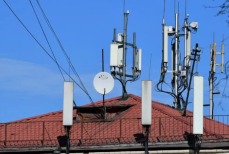 Установка вышек сотовой связи без согласия жильцов в Казахстане — комментарий министра 