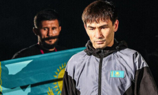 Известный казахстанский боец сразится с восходящей звездой ММА