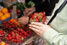 Пять самых полезных овощей и фруктов начала лета. Их обязательно нужно добавить в рацион