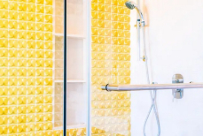 Как до блеска отмыть душевую кабину — поможет неожиданное средство