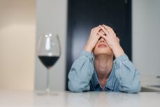 Что такое тихий алкоголизм и как его распознать у себя