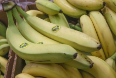 Врач поставила точку в споре о необходимости мыть бананы