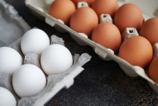 Какие яйца полезнее. Коричневые или белые 