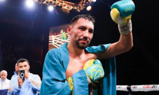 Алимханулы предложили реванш в андеркарде «Канело»