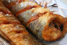 Два хитрых приема при жарке рыбы — и больше никакого запаха. Не придется открывать настежь окна