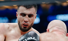 Баходир Джалолов отбоксирует в США после боя в Казахстане. Есть соперник