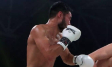 Казахстанский боксер сразился с абсолютным нокаутером из России