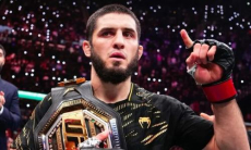 Ислама Махачеву осталось три боя