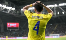 Сидят на лавке, но играют за страну. Кому из футболистов Казахстана нужно спасать карьеру этим летом 