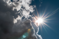 На солнце зафиксировали четвертую по мощности в 2025 году вспышку уровня X1.2