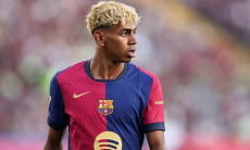 Ламин Ямаль встречается с 30-летней моделью. Фото