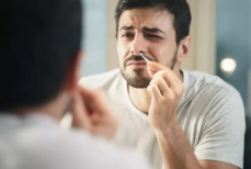 Зачем нужны волосы в носу и почему не стоит их удалять