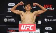 Казахстанец и другие бойцы прошли взвешивание перед историческим турниром UFC