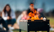 Мангал без химии — бутылочный лайфхак для мгновенного розжига углей