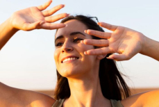 Кожа летом начала «жирнеть»? Вот как легко этого избежать