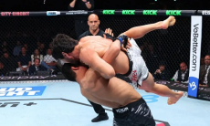 Оролбай одержал победу ярким финишем в UFC. Видео