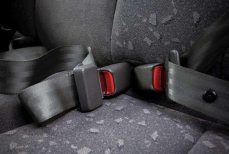 Зачем на самом деле нужна кнопка не ремне безопасности