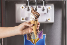 Почему стоит быть осторожным с мороженым на разлив летом