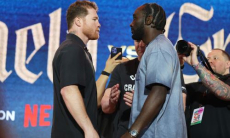 «Канело» выбрал лучшего боксёра между Кроуфордом и Мэйвезером