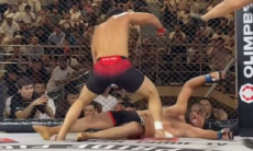 Брутальным нокаутом завершился бой чемпиона из Узбекистана в Казахстане. Видео