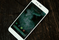 Почему телефон должен лежать экраном вниз