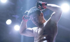 Непобежденный нокаутер из Казахстана подписал контракт с известным промоушном