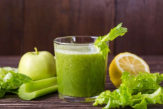 Этот популярный сок может вызвать камни в почках и ускорить старение кожи