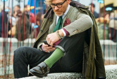 Известный стилист призвал мужчин сменить оттенки в гардеробе