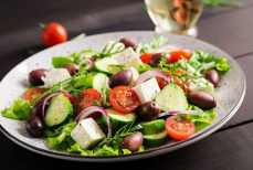 Названа полезная альтернатива соли, которая защищает сердце