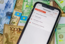 «Черный нал» вместо переводов — как казахстанцы отреагируют на новые проверки