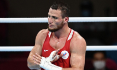 Непобежденный российский боксер дисквалифицирован на два года