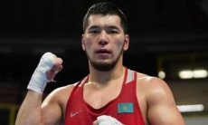 Бой с двумя нокдаунами решил судьбу капитана сборной Казахстана на Кубке мира по боксу