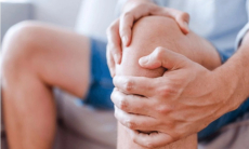 Ученые объяснили, почему перед дождем ноют суставы