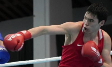 Казахстанский чемпион совершил мощный камбэк в бою за медаль Кубка мира по боксу