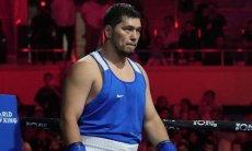 Разгромом с нокдауном закончился бой капитана сборной Казахстана по боксу за медаль Кубка мира