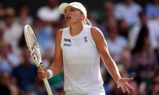 Неожиданным камбэком обернулся матч Иги Швентек на Уимблдоне-2025