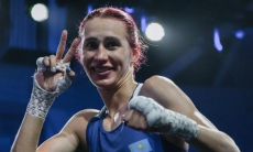 Казахстан на разгроме с нокдаунами получил финалиста Кубка мира по боксу