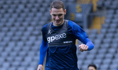 Футболист сборной Казахстана сделал предложение своей красавице-девушке. Видео