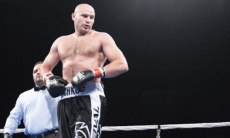 Иван Дычко узнал цену быстрого нокаута в важном бою в США