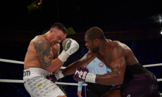 Поражение нокаутом допустили в бою Александра Усика за «абсолют»