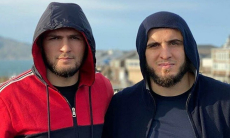 В США выдвинули обвинения Исламу Махачеву и Хабибу Нурмагомедову