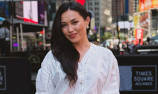 Самая красивая боксерша Казахстана очаровала промоутера Бивола и «Канело» Альвареса