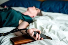 Сомнолог назвала ошибку, которую совершают миллионы людей каждое утро